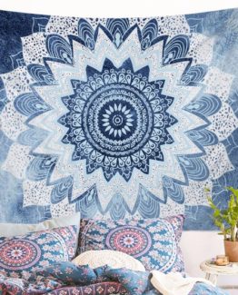 Tapiz Mural con Mandala de Loto en Azul y Blanco
