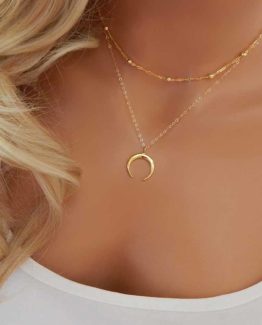 Surprises with your pendant with crescent
