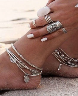 Enjoy your anklet boho chic on the beach and the sea