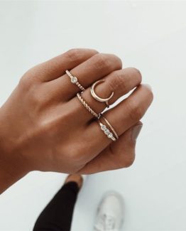 Surprise everyone with your precious set of rings boho chic