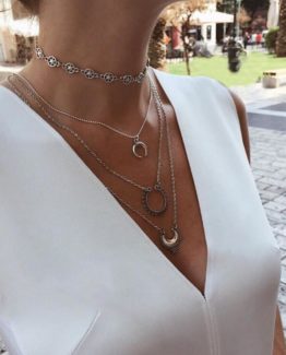 Smiles thanks to your precious pendant boho chic with choker