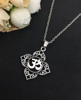 Let everyone be surprised with your Buddhist pendant