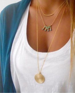 It follows boho style with this chic pendant tubular