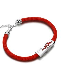 Wow vous grâce à ce bracelet en fil rouge