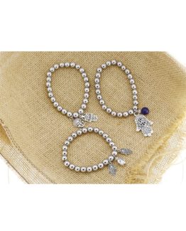 Surprise everyone with these boho chic bracelets with hamsa hand