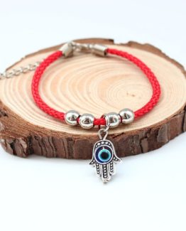 Surprise tout le monde grâce à ce fabuleux bracelet en fil rouge avec la main hamsa