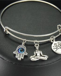 Surprise everyone with your bracelet with meditante, Hamsa Hand and Tree of Life