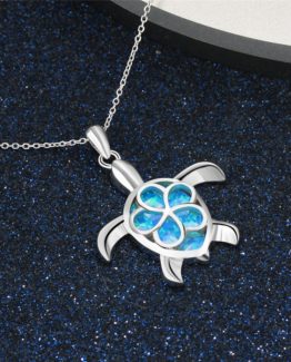 Surprises of this pendant shaped sea turtle