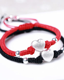 Éblouir tout le monde avec votre amour à travers ce bracelet en fil rouge