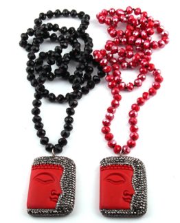 Sorpende everyone with this pendant with Buddha face