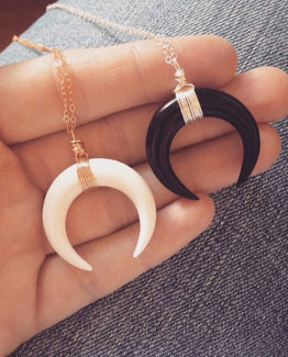 Discover the power of the inverted moon with this pendant boho chic