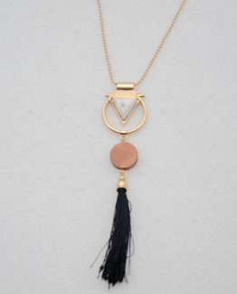 Surprise everyone with your pendant boho chic