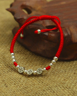 Sentez-vous l'amour entre votre vie grâce à ce bracelet en fil rouge