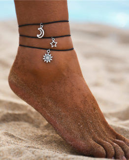 Get a look that will attract all eyes with this beautiful anklet